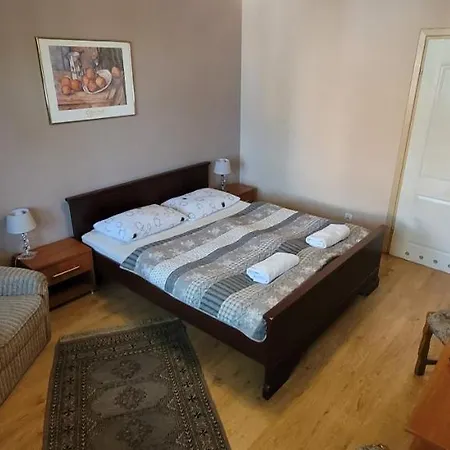 Bed and breakfast Dworek Goscinne