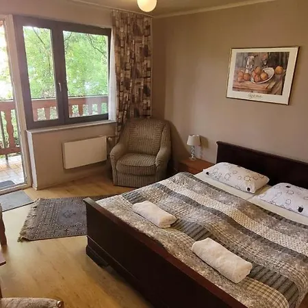 Bed & Breakfast Dworek Goscinne Olsztyn (Silesia)