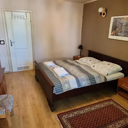 Dworek Goscinne Couette-café Olsztyn (Silesia)