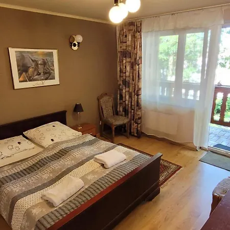 Dworek Goscinne Couette-café Olsztyn (Silesia)