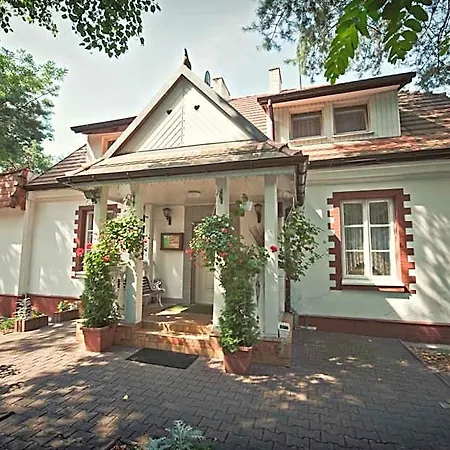 Dworek Goscinne 3* Olsztyn (Silesia)