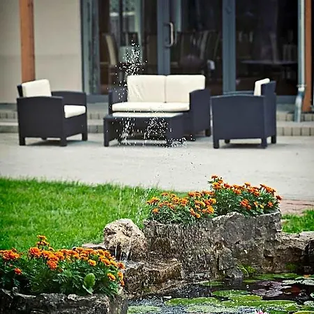 Dworek Goscinne Bed & Breakfast Olsztyn (Silesia)