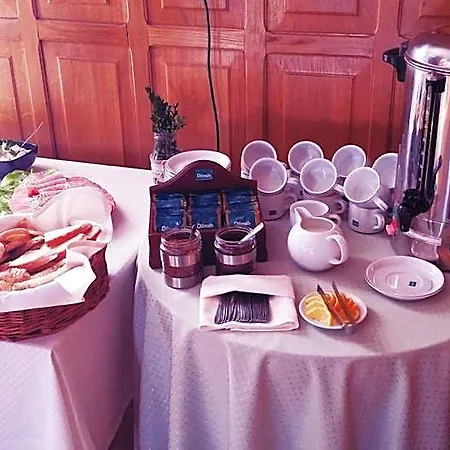 Dworek Goscinne Bed & Breakfast Olsztyn (Silesia)