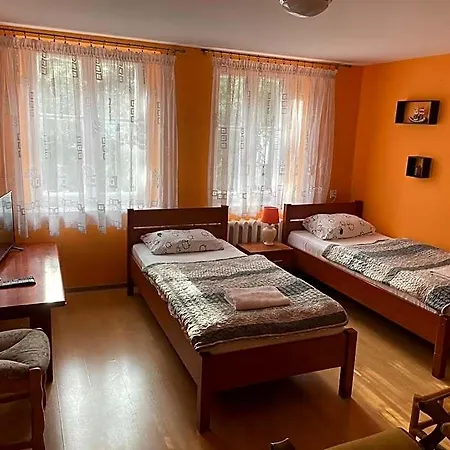 Dworek Goscinne Olsztyn (Silesia)