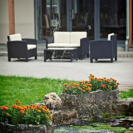 Dworek Goscinne Couette-café *