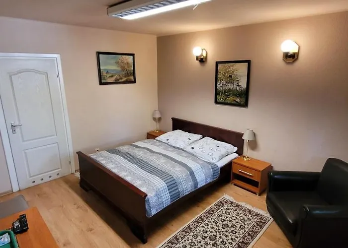 Bed and breakfast Dworek Goscinne Olsztyn (Silesia)