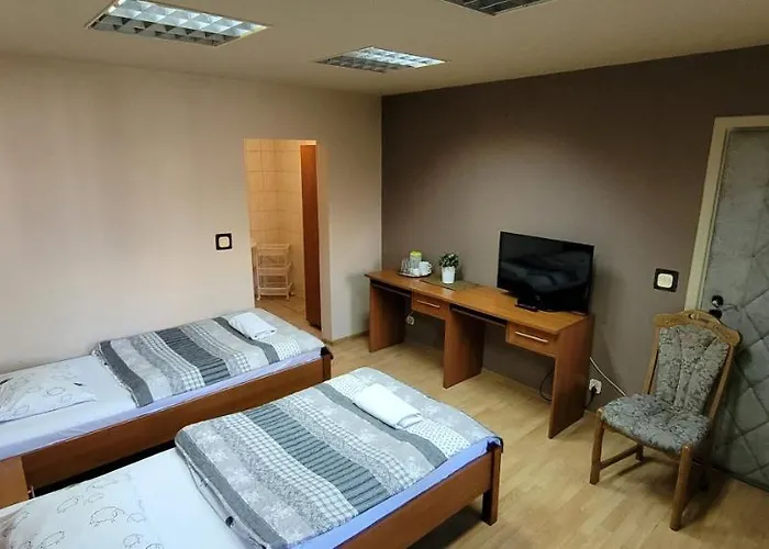 Bed & Breakfast Dworek Goscinne