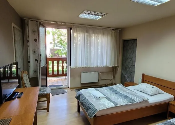 Dworek Goscinne Bed and breakfast Olsztyn (Silesia)