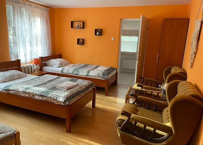 Dworek Goscinne Bed and breakfast 3*