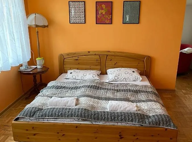 Nocleg ze śniadaniem Dworek Goscinne Olsztyn (Silesia)