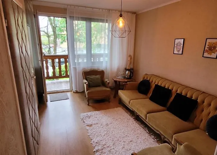 Dworek Goscinne Bed and breakfast 3*