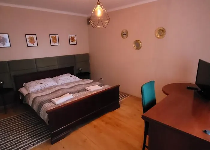 Bed and breakfast Dworek Goscinne