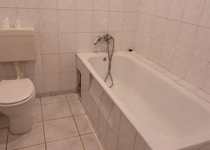 Bed and breakfast Dworek Goscinne 3*