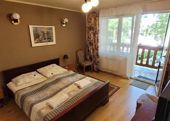 Dworek Goscinne לינה וארוחת בוקר אולשטין