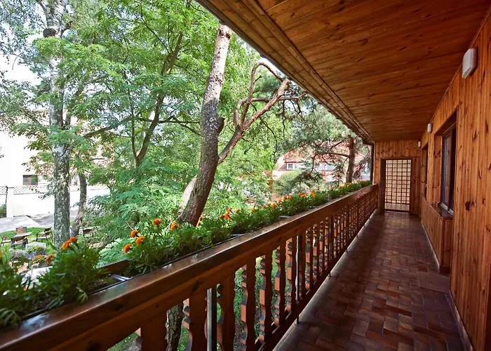 Bed and breakfast Dworek Goscinne Olsztyn (Silesia)