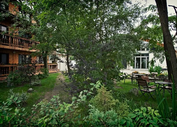 Bed and breakfast Dworek Goscinne 3*