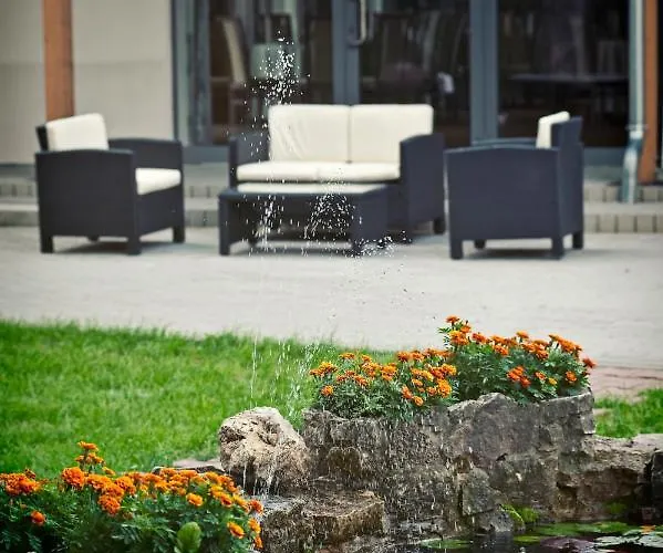 Dworek Goscinne לינה וארוחת בוקר 3*