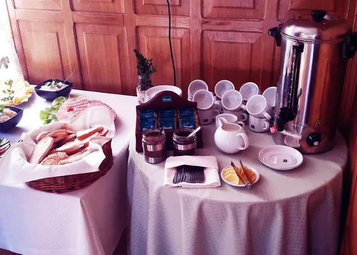 Dworek Goscinne Bed and breakfast 3*